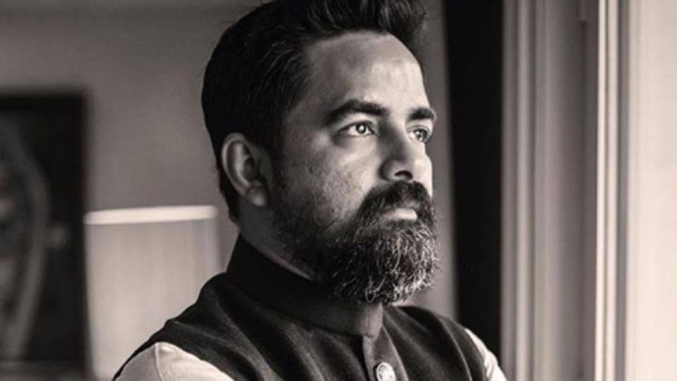 Sabyasachi Mukherjee Writes An Open Letter On The Saree Issue; Apologises For Using The Word 'Shame'