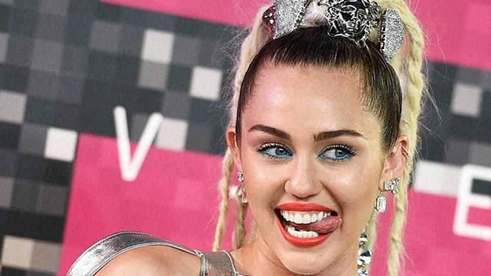 Turns Out, Miley Cyrus Loves Daal! Have A Look!