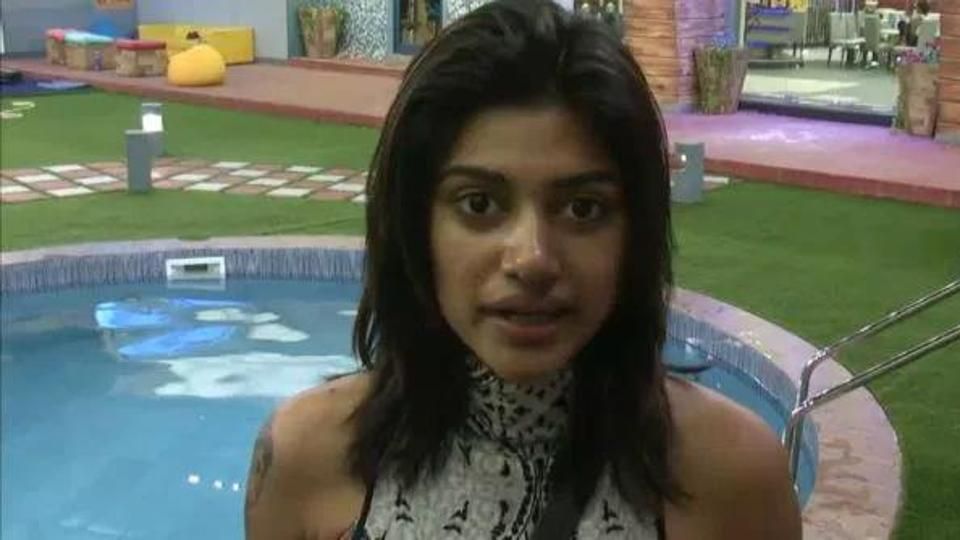 Oviya quits Bigg Boss Tamil: I love Arav too much. I am not able to control