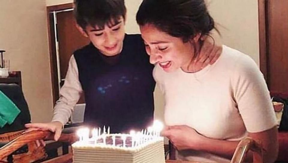 Pictures And Videos: Mahira Khan Celebrates Her Birthday With Son In The Cutest Way Possible!