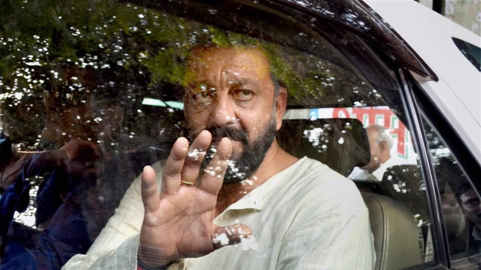 Arrest warrant against Sanjay Dutt for failing to appear in Mumbai court