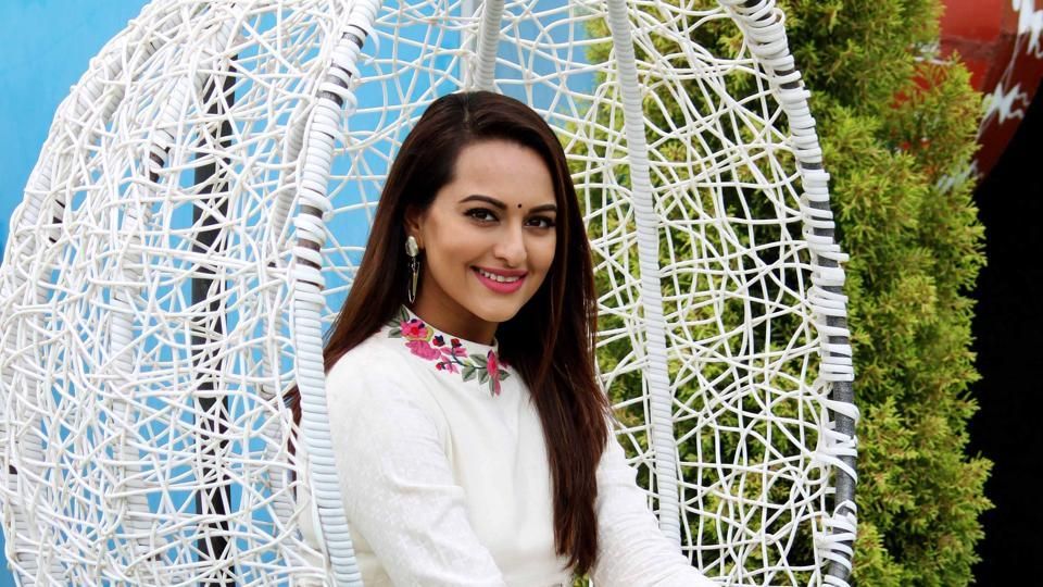 Here's What Sonakshi Sinha Has To Say About The Ongoing Debate On Nepotism!