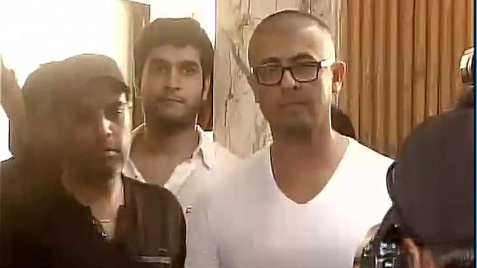 WATCH: Sonu Nigam Goes Bald On Live Television In Response To 'Azaan' Controversy!