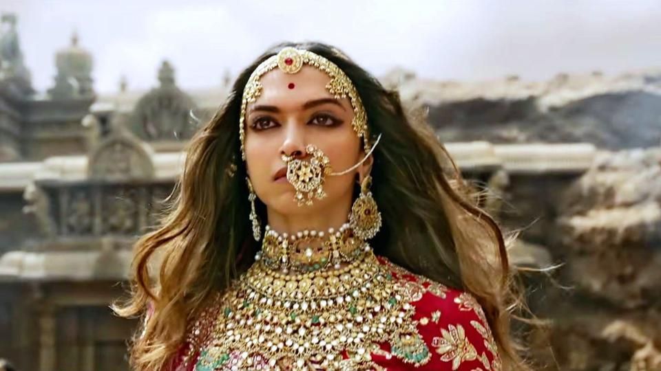 For Everyone Criticizing Sanjay Leela Bhansali  For Glorifying Jauhar In Padmaavat, The Director Has The Perfect Response For You!