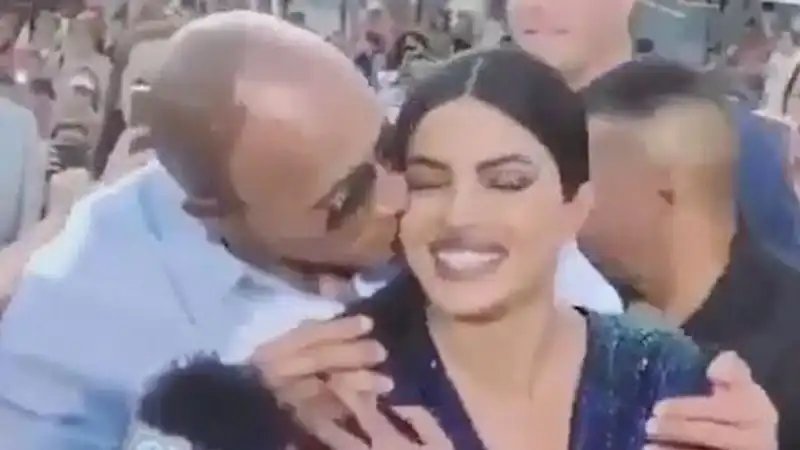 Baywatch special video: When Priyanka Chopra got a surprise kiss from Dwayne Johnson