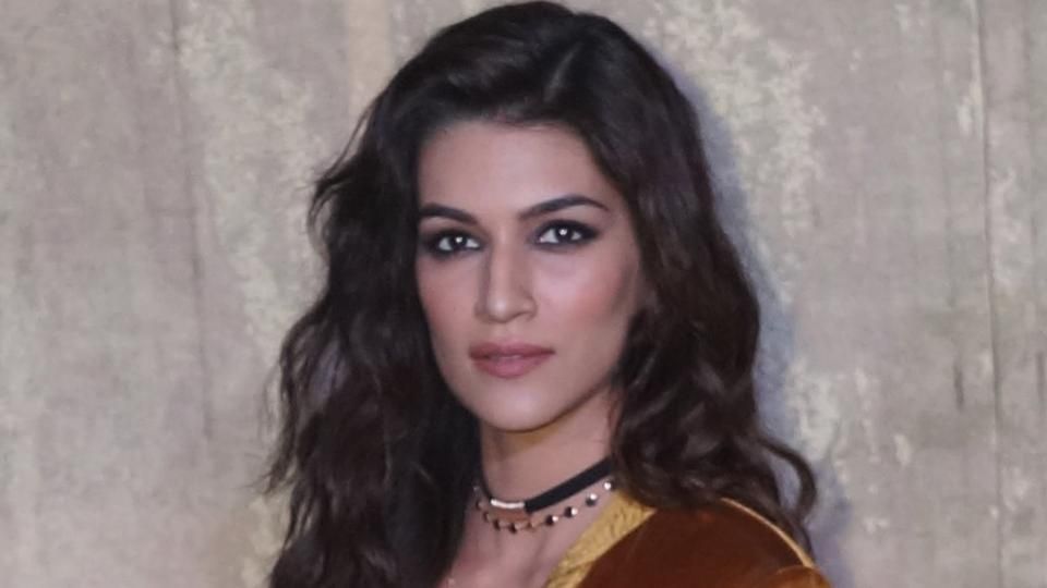 Modelling doesn't help with acting at all. But it makes you confident: Kriti Sa...