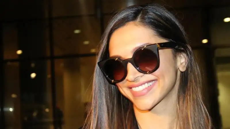 Guess The Price Tag On The Jacket Deepika Padukone Is Wearing In This Picture