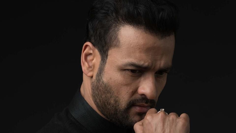 Rohit Roy: Justin Bieber was chewing gum and drinking water while singing