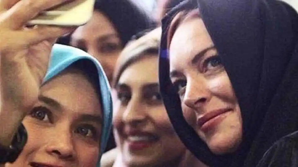 Wondering Why Lindsay Lohan Has Been Drawing Flak On Social Media? Here's The Reason!