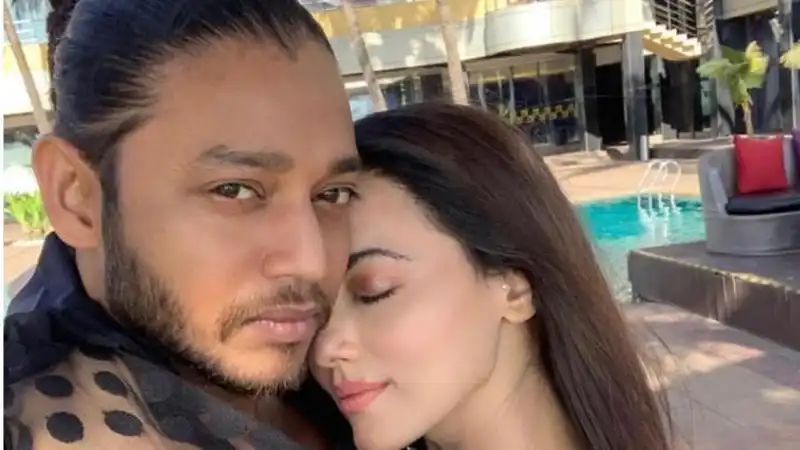 Sana Khan Accuses Melvin Louis Of Cheating On Her With ‘Multiple Girls’, Choreographer Responds