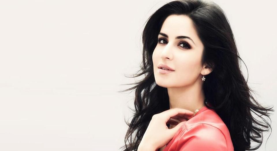 Katrina Kaif invites fans to her house. Do you want to visit her?