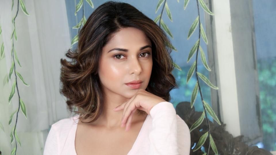 After Going Bald, Jennifer Winget To Now Sport A Wavy Bob For Beyhadh!