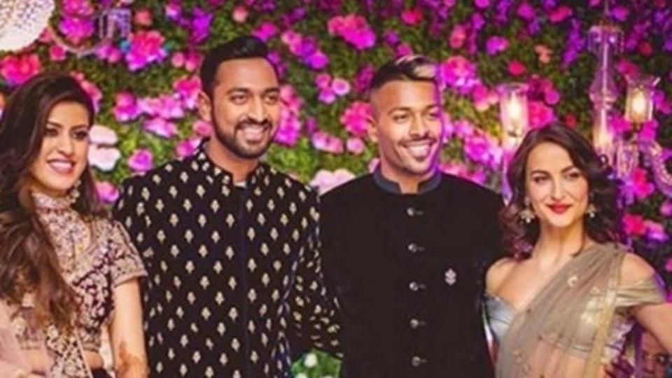 Here's What Elli Avram Has To Say About Dating Indian Cricketer Hardik Pandya!