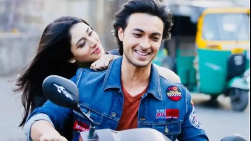 See pics: Loveratri shoot begins, Aayush Sharma and Warina Hussain enjoy their moment in Gujarat. 