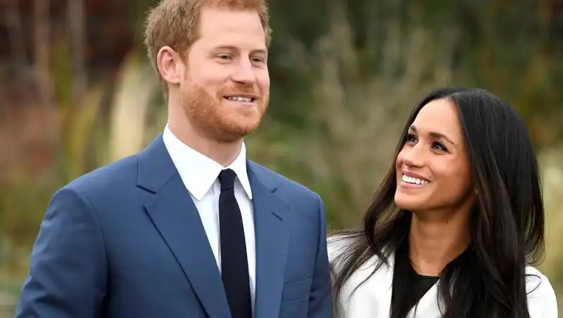 Prince Harry, Meghan Markle pose for the cameras after engagement announcement; Here's how much the ring costs