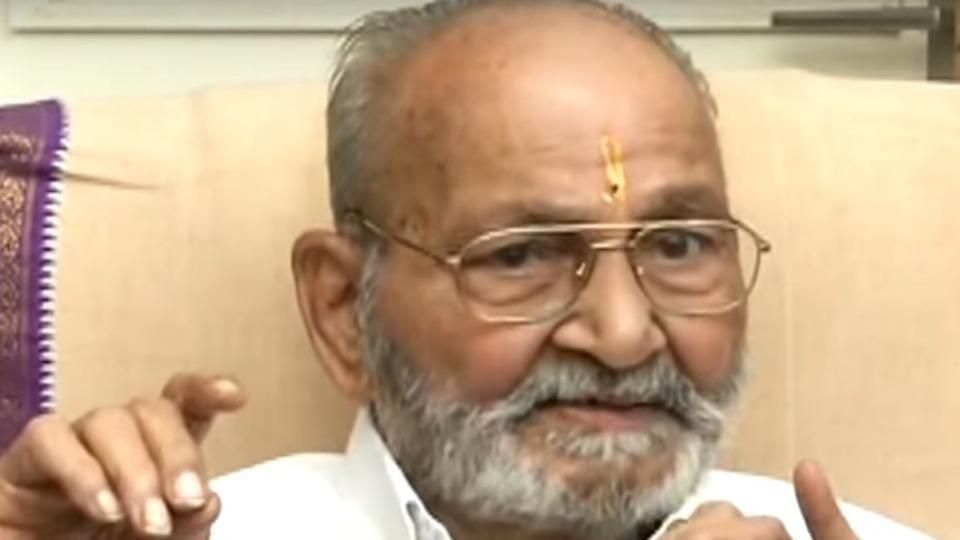 K Viswanath a 'guiding force' in Indian films: Naidu