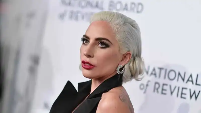 Lady Gaga Apologises For Working With R Kelly, Takes Controversial Song Off Streaming Services