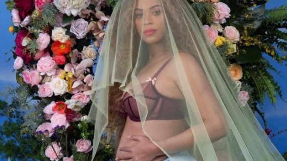 Twitter Goes Berserk Over Beyonce's Pregnancy!