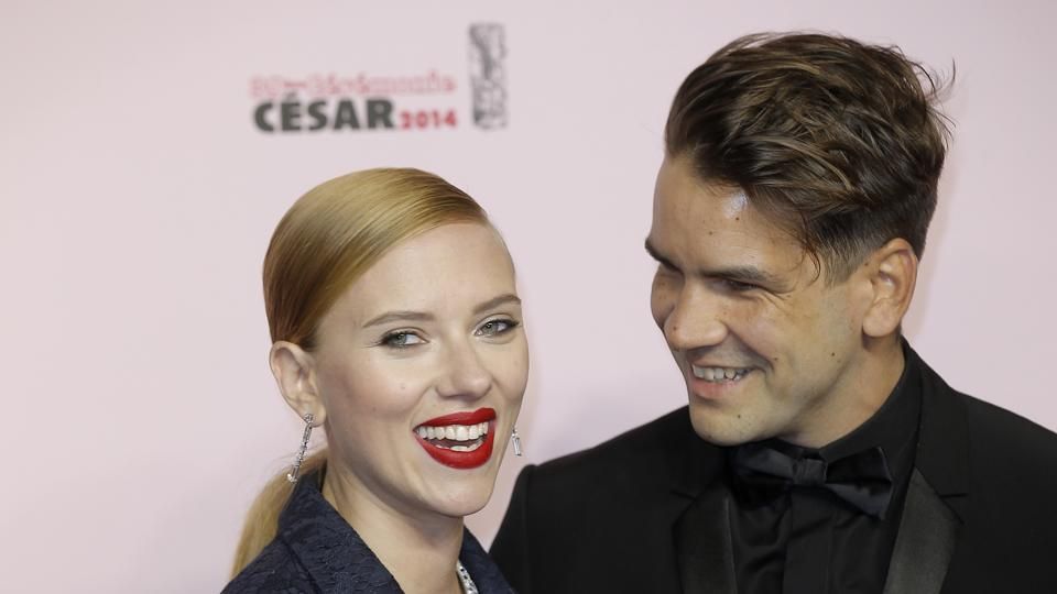 Avengers Star Scarlett Johansson Files For Divorce From Husband Romain Dauriac!