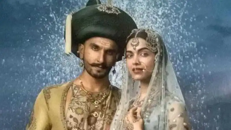 Here’s When You Can Expect Ranveer Singh, Deepika Padukone’s Official Wedding Pictures