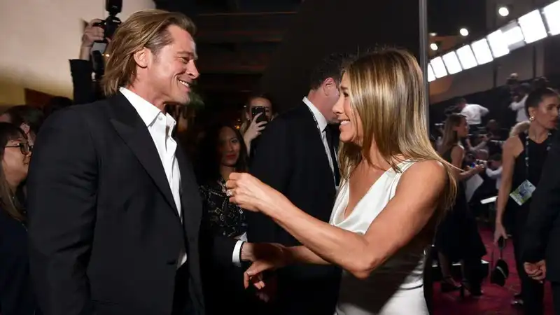 Jennifer Aniston's Acceptance Speech Makes Ex-Husband Brad Pitt Cry, Here's How She Reacts To The News