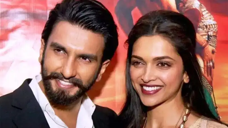 WHAT? No Mobile Phones At Ranveer & Deepika's Italy Wedding? 