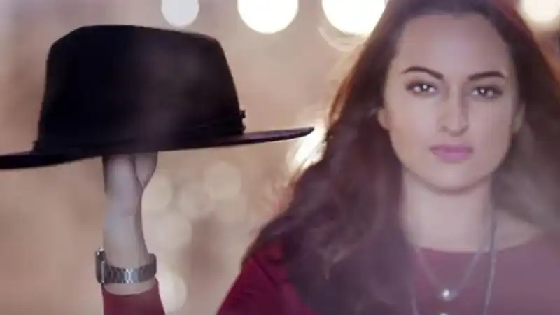 Noor song: Sonakshi Sinha grooves to Sonu Nigam's version of Rafi's Gulabi Aank...