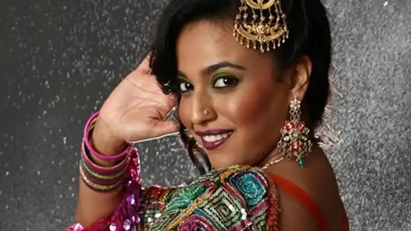 Swara Bhaskar Shines In The Trailer Of Anaarkali of Aarah As The Diva Of Double Meaning!