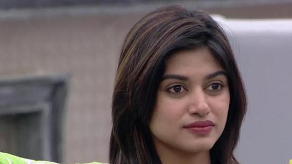 Bigg Boss Tamil: Oviya consulted psychiatrists thrice before exiting