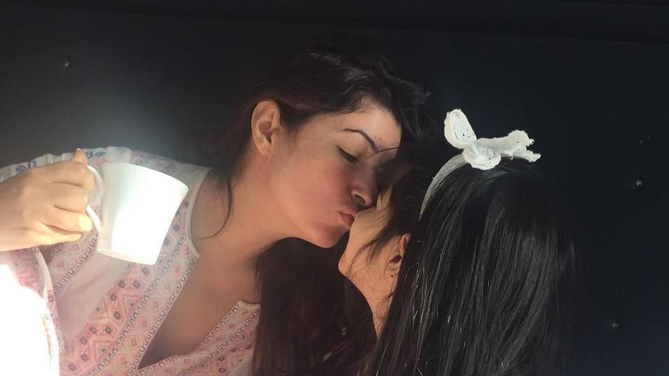 Twinkle Khanna Contemplates Chopping Off Her Daughter’s Hair; Jennifer Winget And Kushal Tandon Pokes Fun At The Phenomenon!