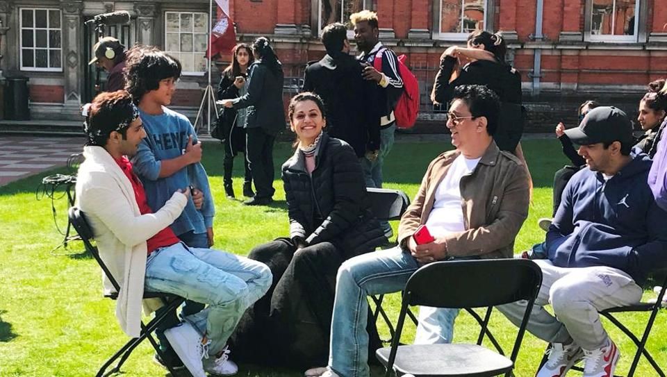 Judwaa 2: Check out Varun Dhawan, Taapsee Pannu in behind-the-scenes pics