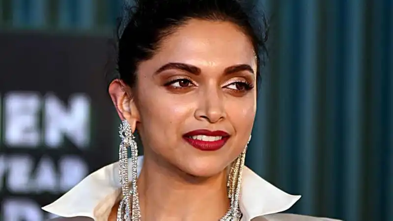 Deepika Padukone To Play An Acid Attack Survivor In Her Next Film