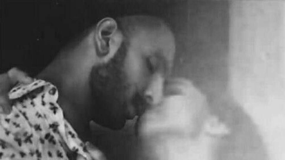 Picture Of Ranveer Singh And Deepika Padukone Kissing Goes Viral
