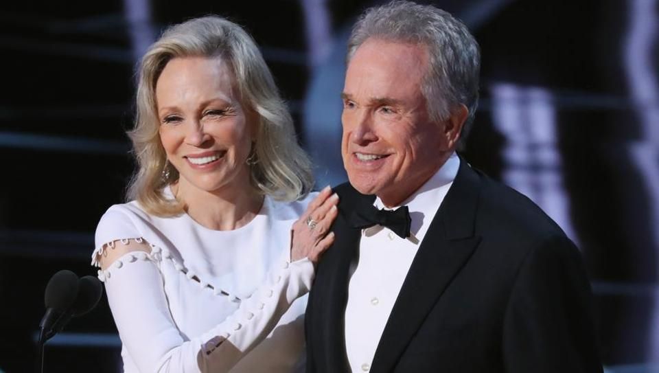 Faye Dunaway, Hollywood legend who announced wrong winner at Oscars, breaks sil...