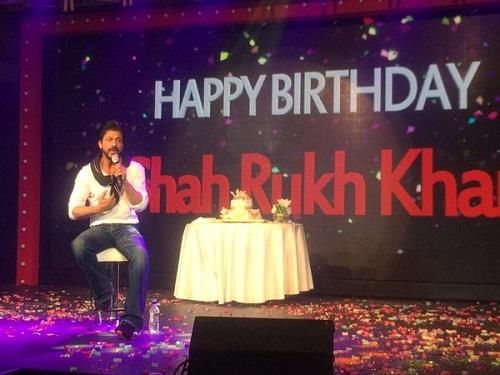 9 Times Shah Rukh Khan Stole Our Hearts Away On His Birthday!