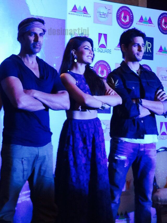 Akshay, Sidharth and Jacqueline Promote Brothers In Delhi