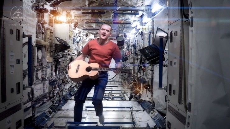 A Tribute To David Bowie : First Ever Music Video Shot In Space!