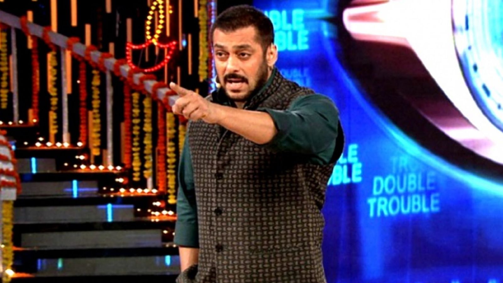 9 Reasons Why Bigg Boss 9 Is The Worst Season Of All! 