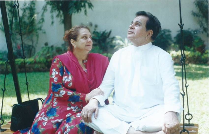 शादी के 51 साल बाद भी जवाँ है दिलीप कुमार और सायरा बानो का प्यार !