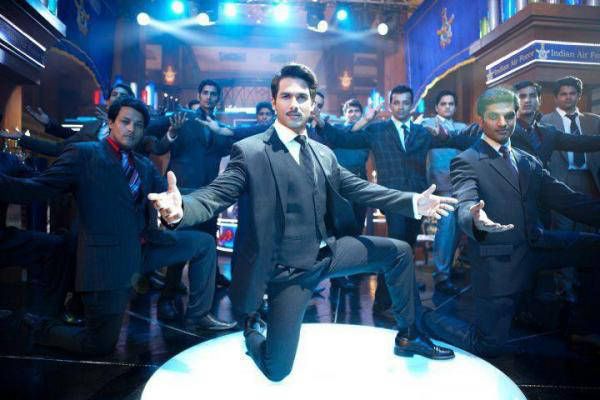 Proof That Shahid Kapoor Is The Baap Of Dhating Naach! 