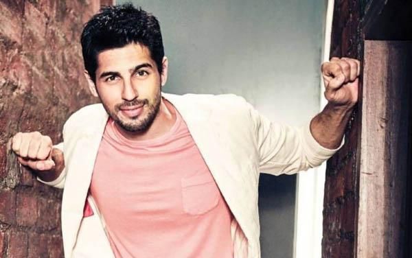 Sidharth Malhotra Admits Luck Played A Major Role Says He Became Actor By Accident 