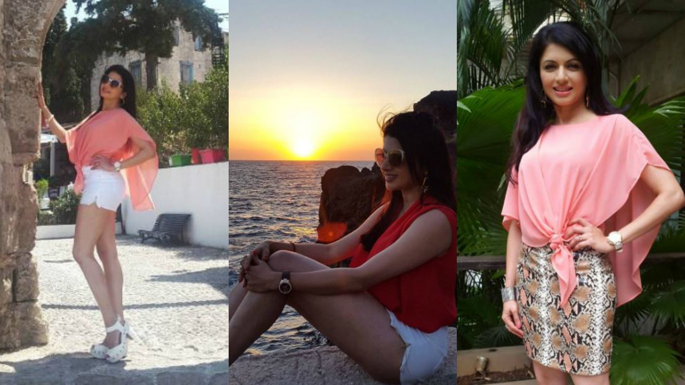 25 Photos That'll Prove That Maine Pyaar Kiya Actress Bhagyashree Is Aging Backwards!
