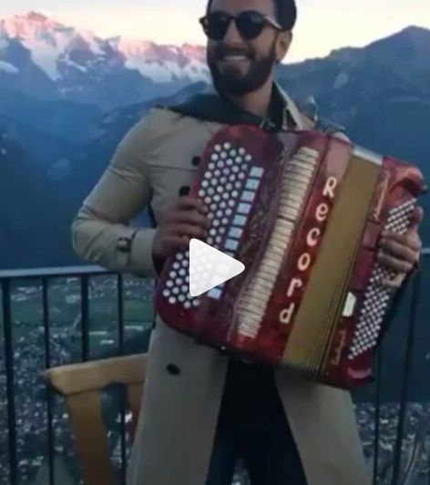 Watch: Ranveer Singh Creeps Out Tourists Singing This Bollywood Song By The Road!