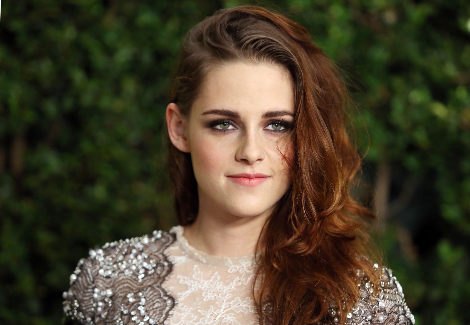 This Crazy Transformation of The Twilight Actress Kristen Stewart Will Leave You Amazed!