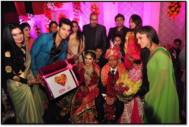 When 'Ek Vivaah Aisa Bhi' Actors Tassnim Sheikh, Abhishek Malik And Sonali Nikam Gate-Crashed A Wedding!