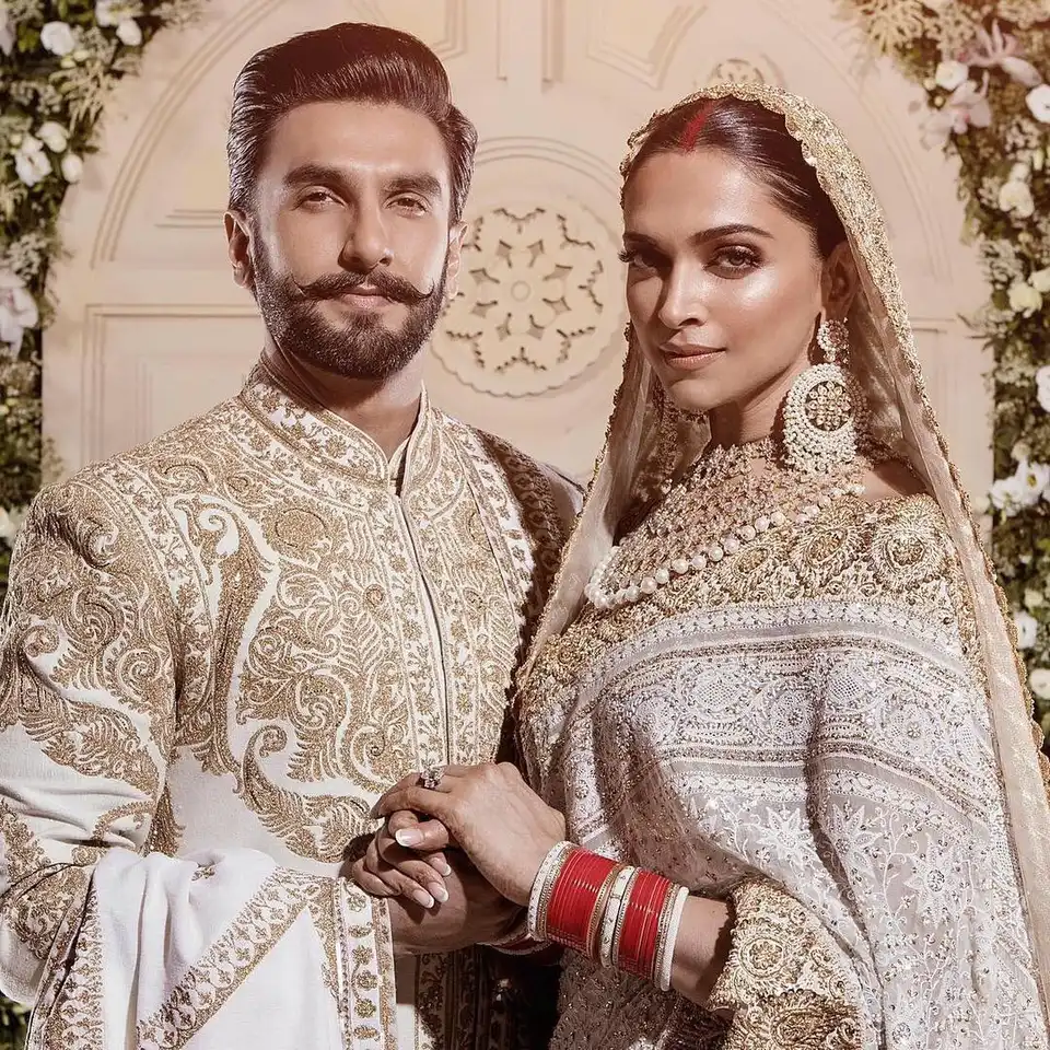 DeepVeer Wedding: Ranveer And Deepika Look Like A Vision In White For Their Mumbai Reception!