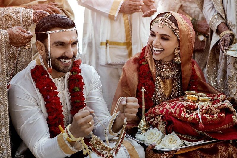 #DeepVeer: दीपिका और रणवीर ने अपनी शादी के मेहमानों को दिया ये खूबसूरत तोहफा !