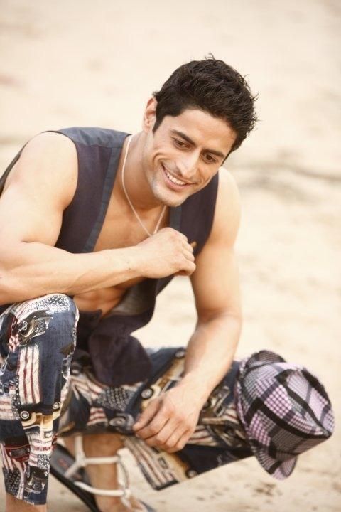 After Mouni, It's Now Time For Mohit Raina To Make His Bollywood Debut With Vicky Kaushal!
