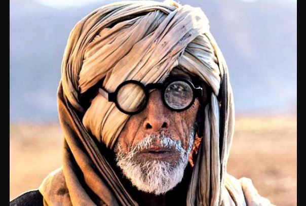 फिल्म 'ठग्स ऑफ़ हिन्दोस्तान' के लिए वायरल हुआ अमिताभ बच्चन का लुक असली है या नकली?
