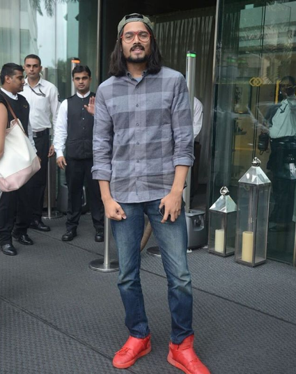 India's biggest content creator Bhuvan Bam was recently snapped in Mumbai. 